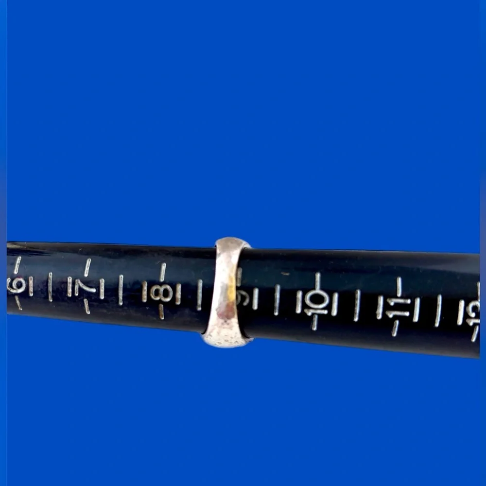 Brighton Color Clique hammered  Ring  RED Caboch Size 9. - Picture 4 of 7